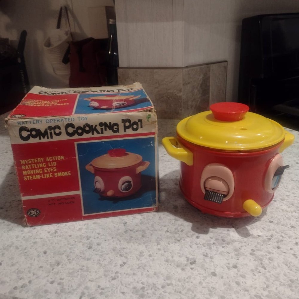 Vintage 1972 Japan Toy Comic Cooking Pot Battery Op Modern Toys Masudaya